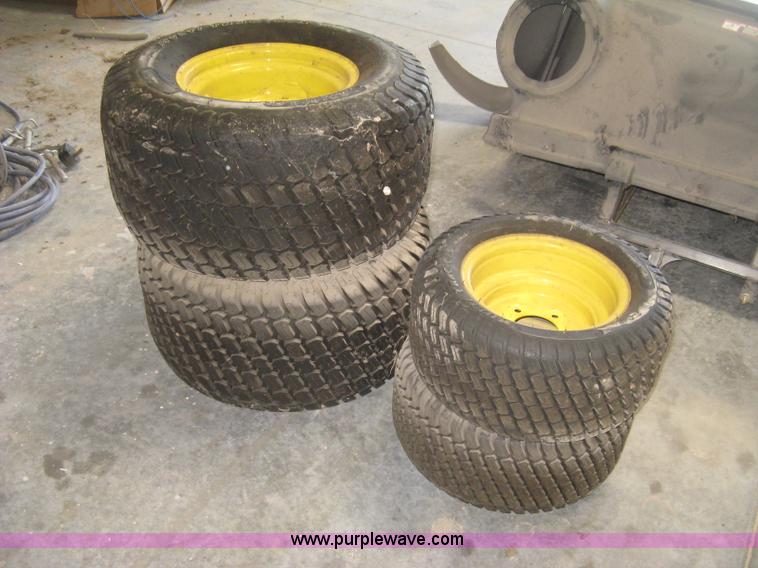 image for item H8570 2010 John Deere 2305HST MFWD utility tractor