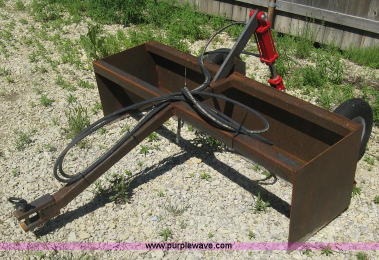 image for item H8570 2010 John Deere 2305HST MFWD utility tractor