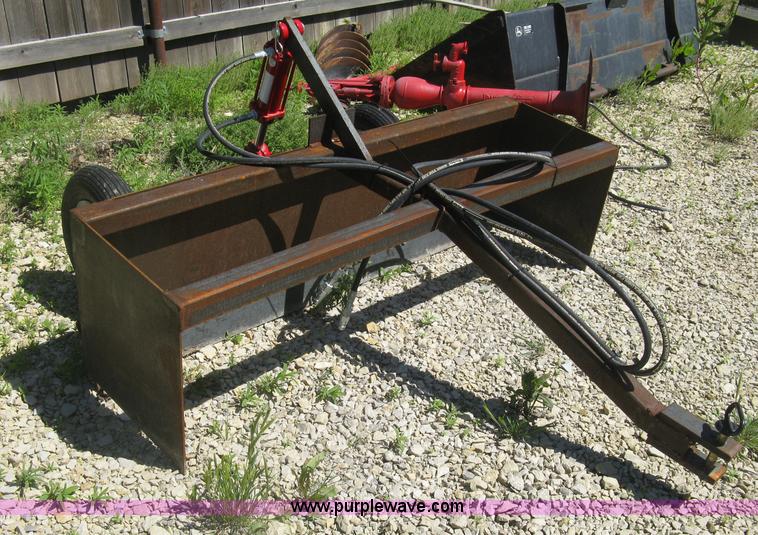 image for item H8570 2010 John Deere 2305HST MFWD utility tractor