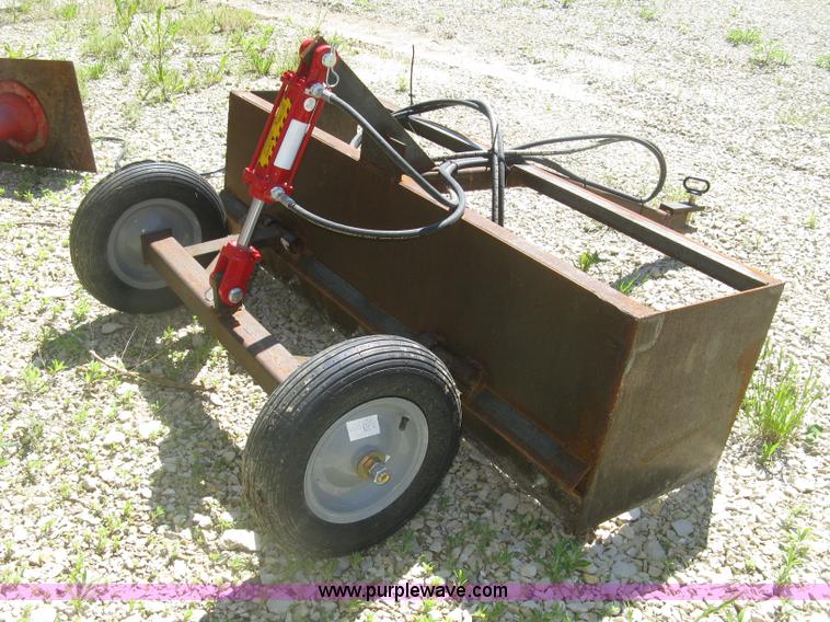 image for item H8570 2010 John Deere 2305HST MFWD utility tractor