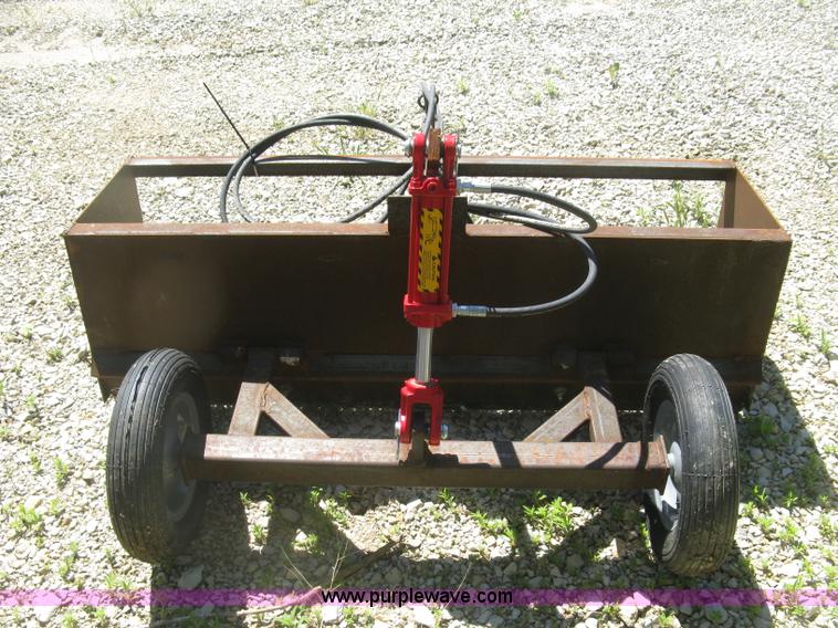 image for item H8570 2010 John Deere 2305HST MFWD utility tractor