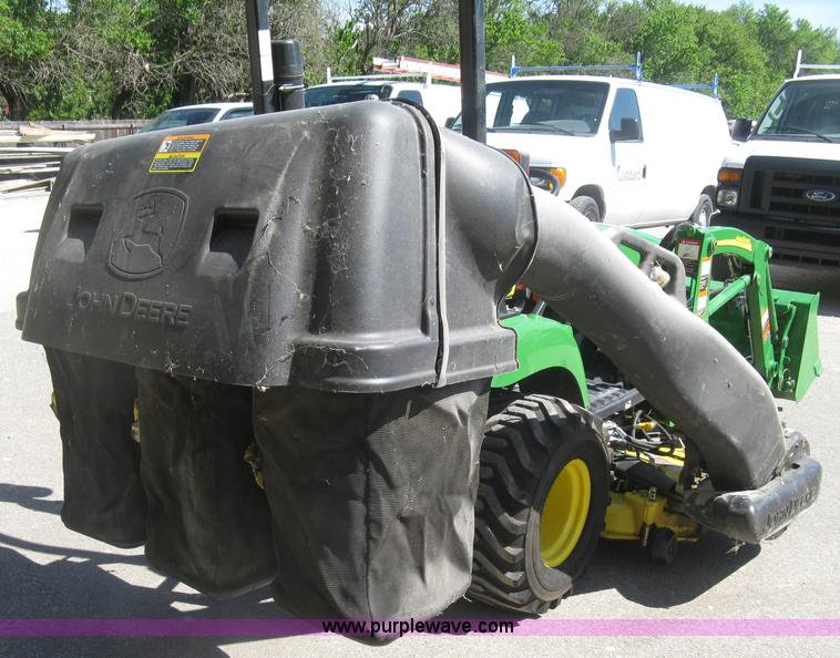 image for item H8570 2010 John Deere 2305HST MFWD utility tractor