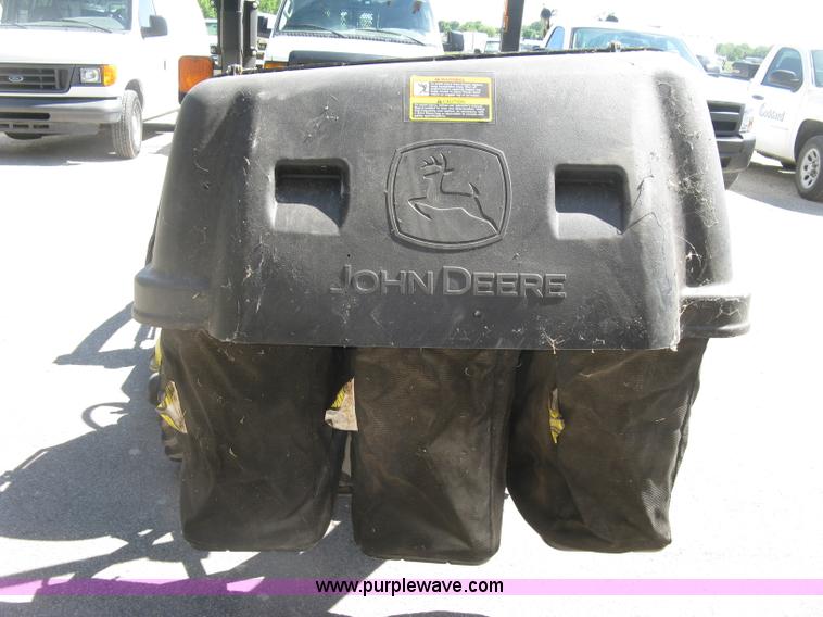 image for item H8570 2010 John Deere 2305HST MFWD utility tractor