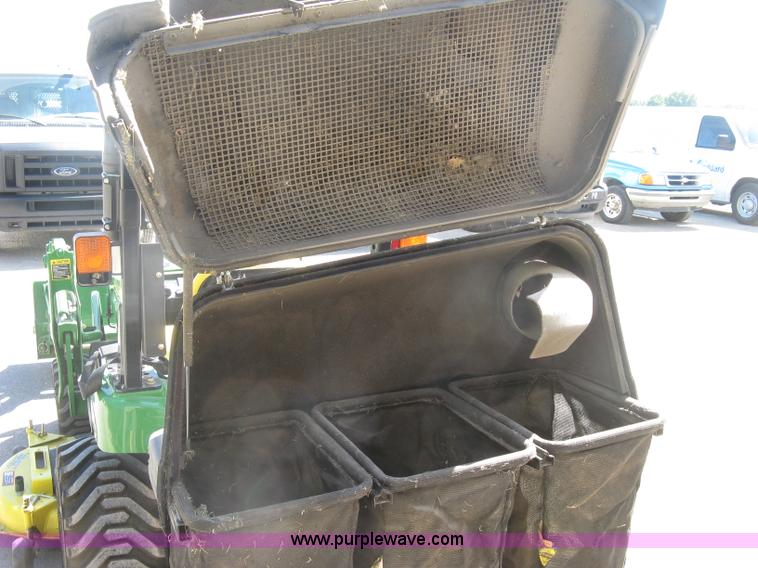 image for item H8570 2010 John Deere 2305HST MFWD utility tractor