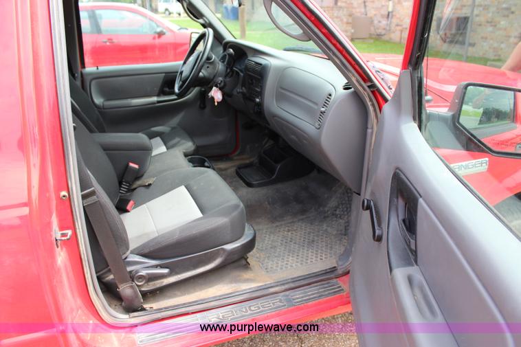 image for item I1664 2010 Ford Ranger pickup truck