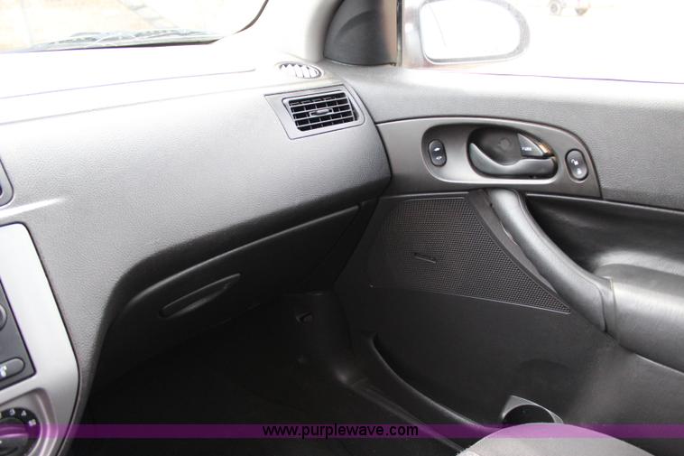 image for item I1665 2007 Ford Focus