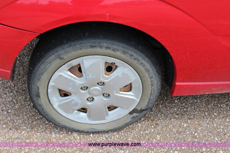 image for item I1665 2007 Ford Focus