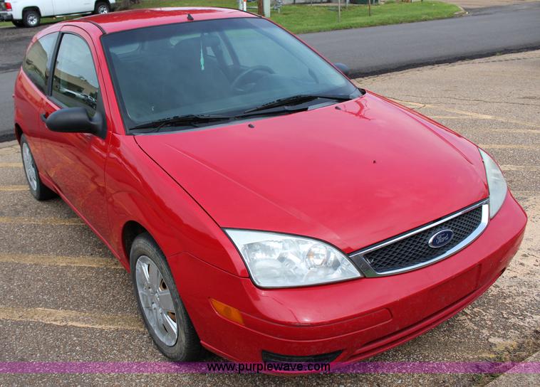 image for item I1666 2007 Ford Focus ZX3 SE