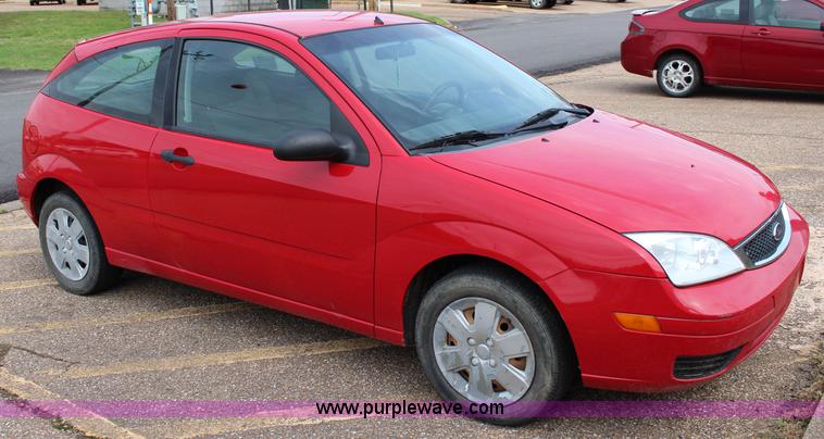 image for item I1666 2007 Ford Focus ZX3 SE
