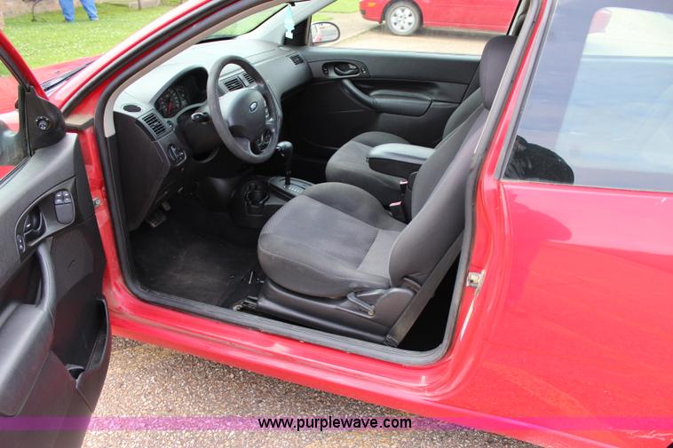 image for item I1666 2007 Ford Focus ZX3 SE