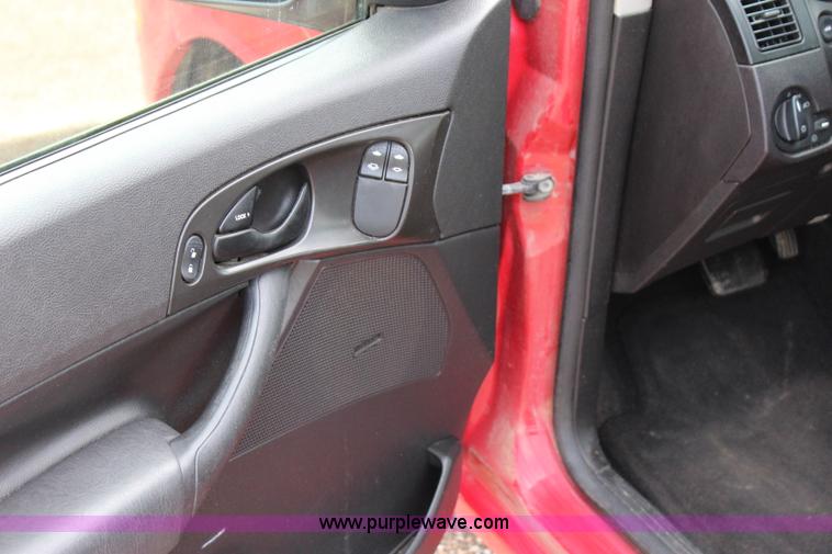 image for item I1666 2007 Ford Focus ZX3 SE