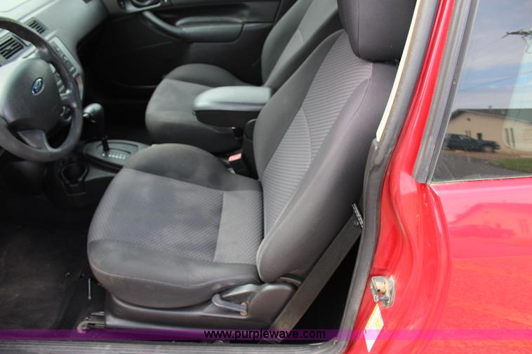 image for item I1666 2007 Ford Focus ZX3 SE