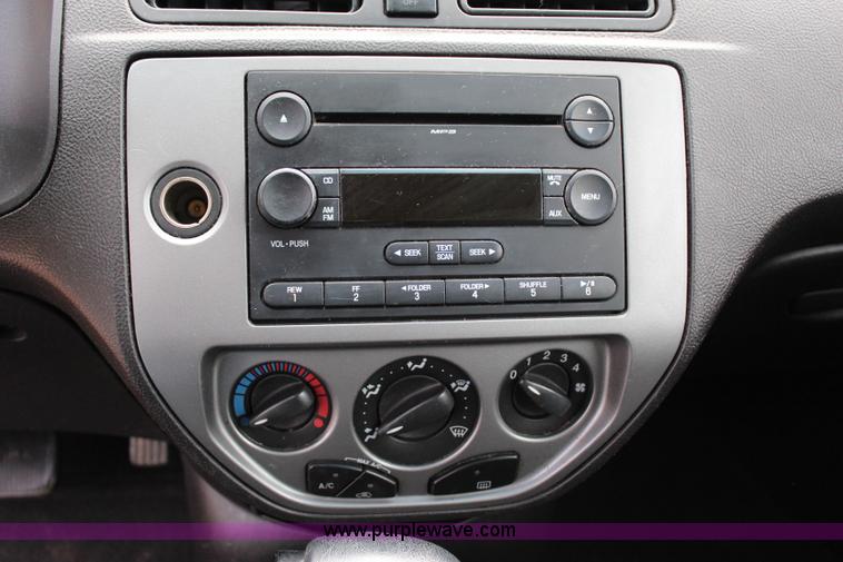 image for item I1666 2007 Ford Focus ZX3 SE