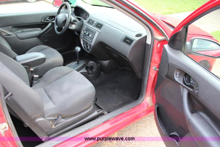 image for item I1666 2007 Ford Focus ZX3 SE