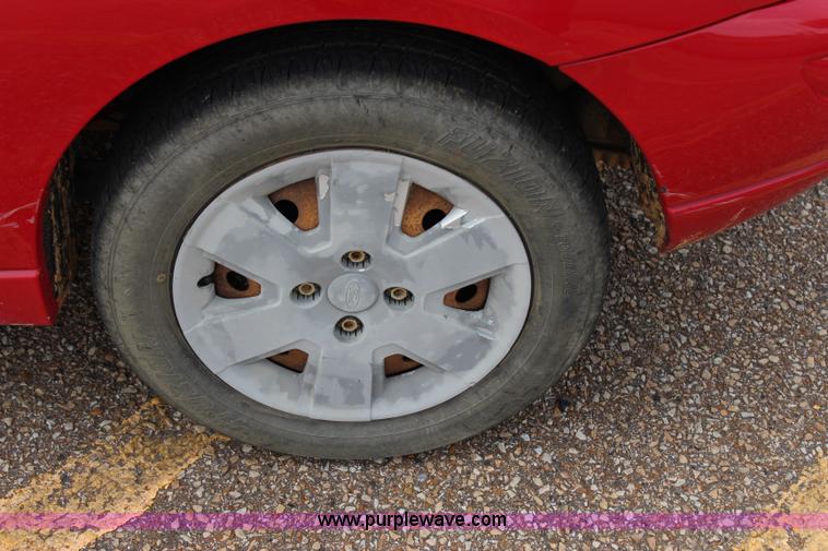 image for item I1666 2007 Ford Focus ZX3 SE