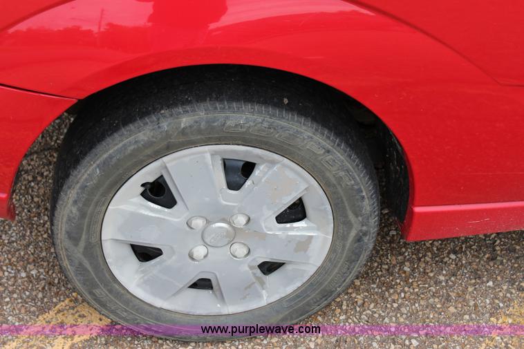 image for item I1666 2007 Ford Focus ZX3 SE