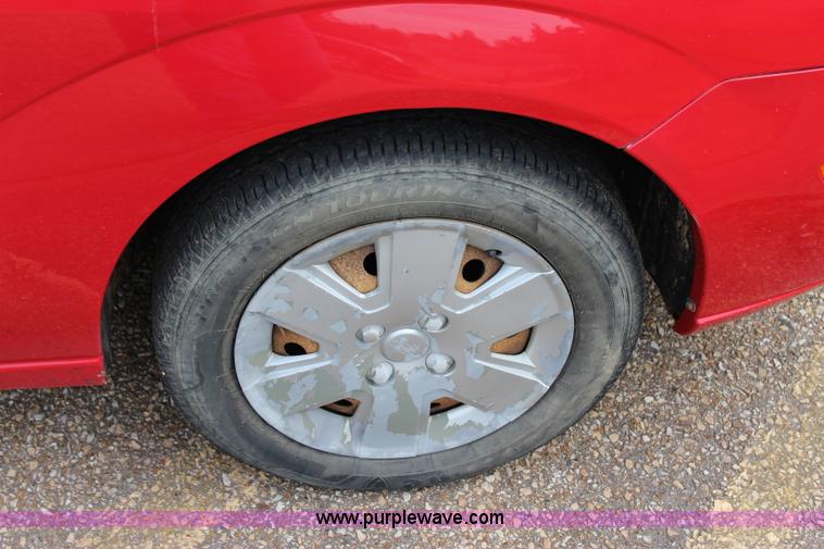 image for item I1666 2007 Ford Focus ZX3 SE