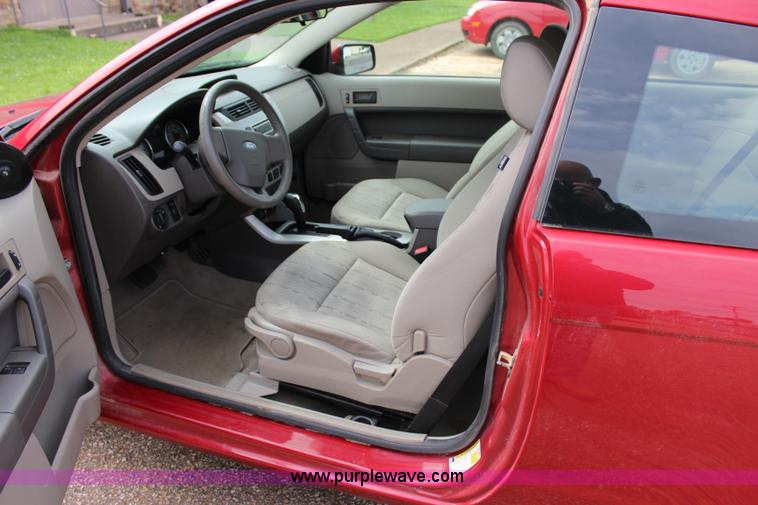 image for item I1667 2010 Ford Focus SE