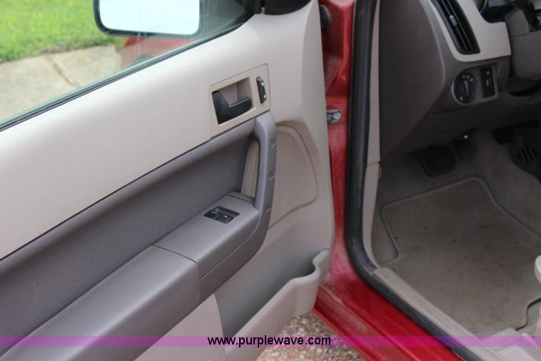 image for item I1667 2010 Ford Focus SE