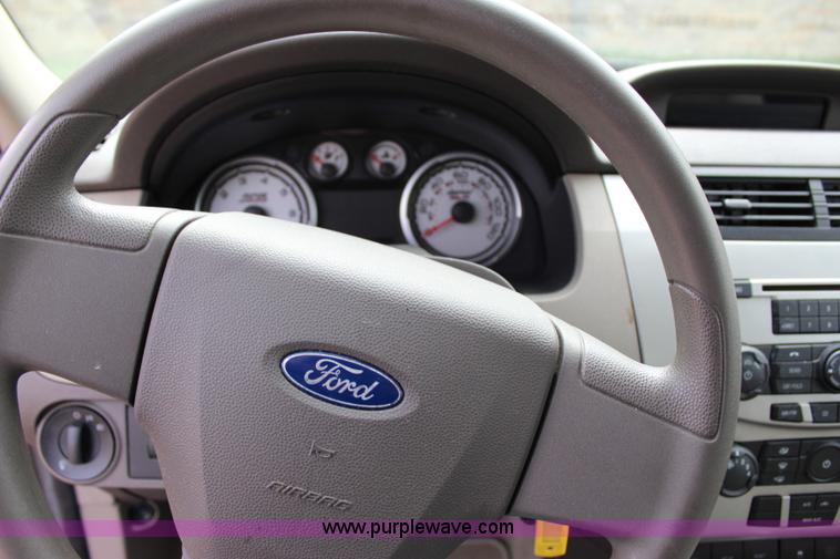 image for item I1667 2010 Ford Focus SE