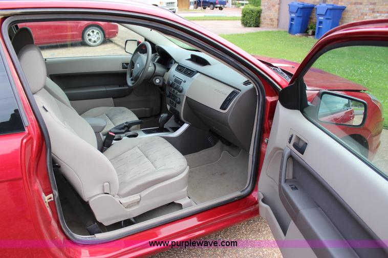 image for item I1667 2010 Ford Focus SE