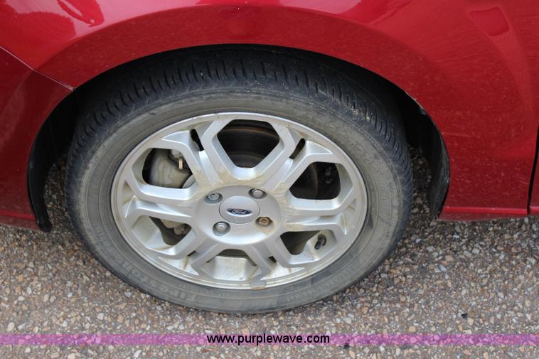 image for item I1667 2010 Ford Focus SE