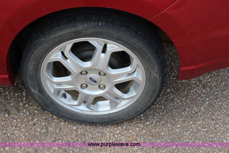 image for item I1667 2010 Ford Focus SE