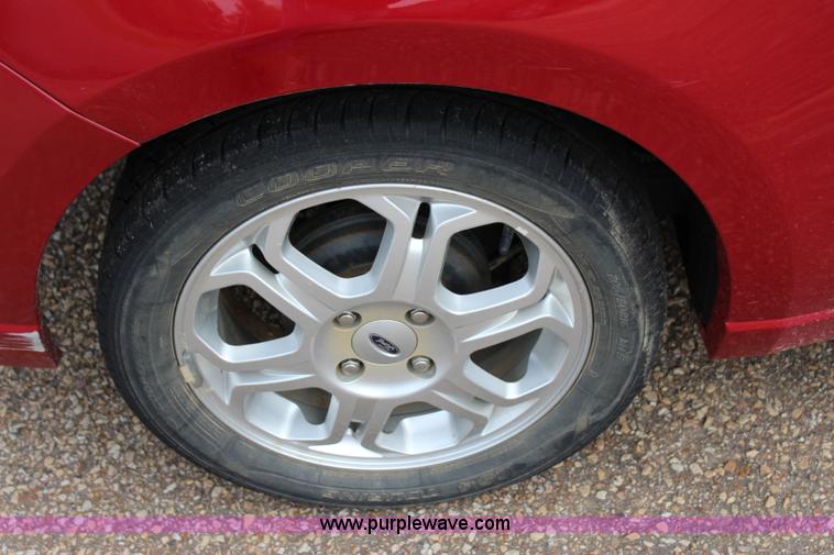 image for item I1667 2010 Ford Focus SE