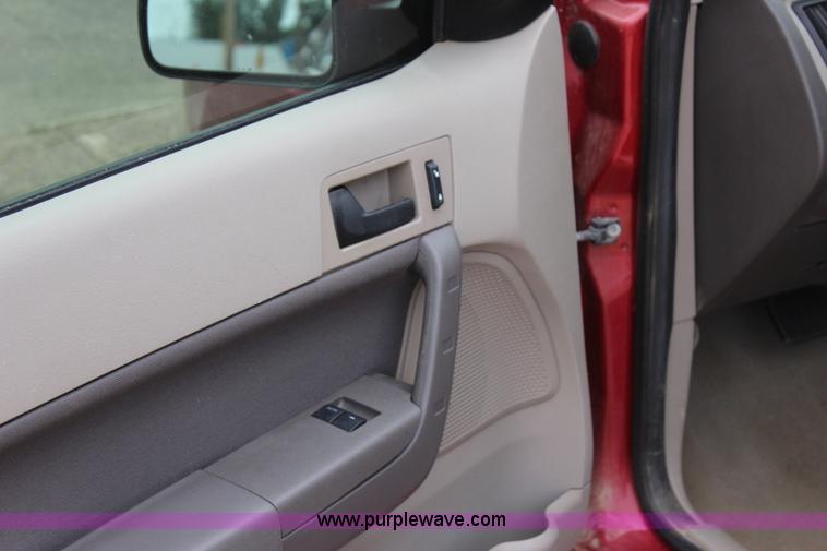 image for item I1668 2010 Ford Focus SE