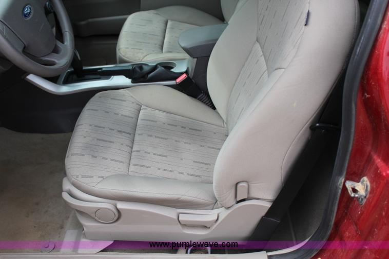 image for item I1668 2010 Ford Focus SE