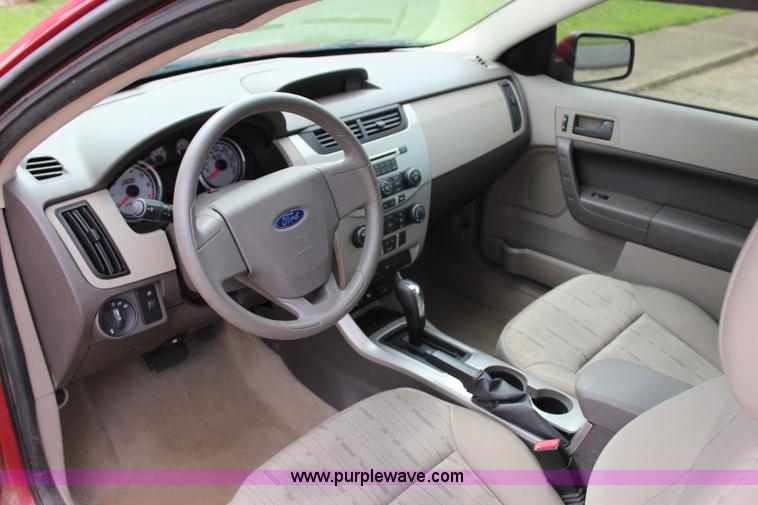 image for item I1668 2010 Ford Focus SE
