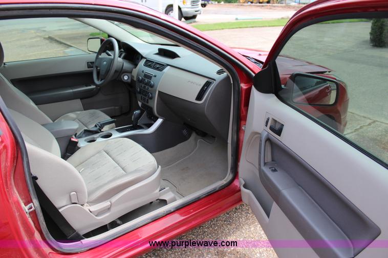 image for item I1668 2010 Ford Focus SE