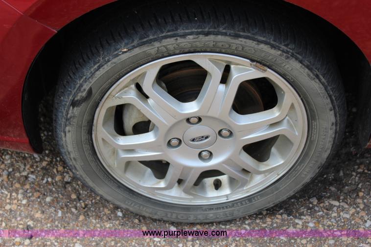 image for item I1668 2010 Ford Focus SE