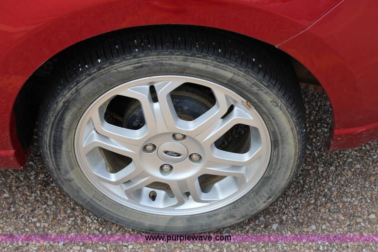 image for item I1668 2010 Ford Focus SE