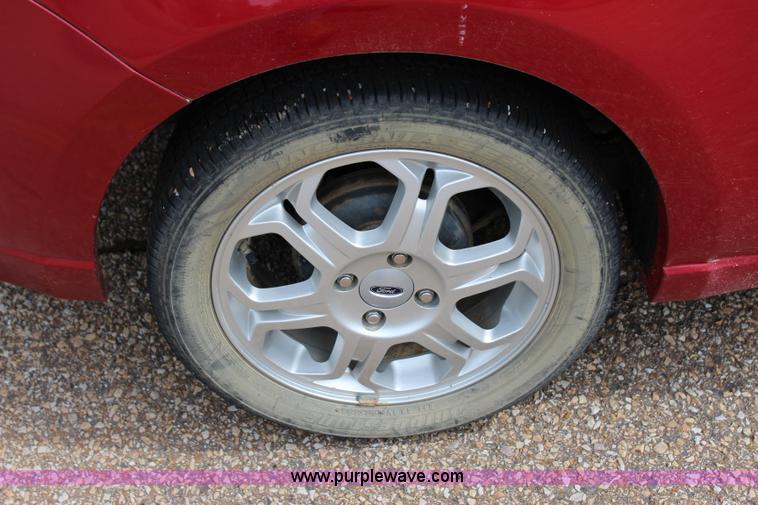 image for item I1668 2010 Ford Focus SE