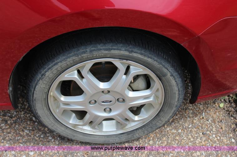 image for item I1668 2010 Ford Focus SE