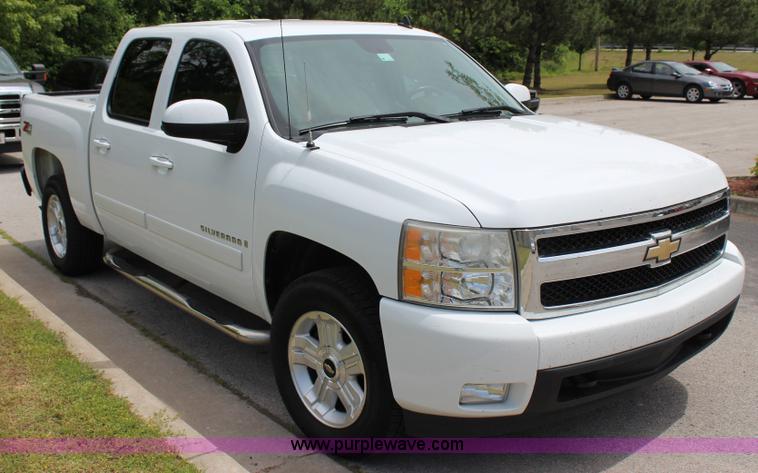 image for item I1699 2008 Chevrolet Silverado 1500 pickup truck
