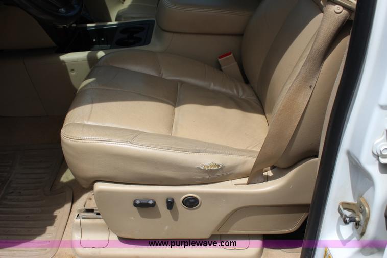 image for item I1699 2008 Chevrolet Silverado 1500 pickup truck