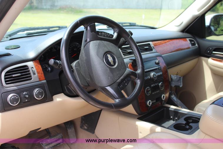 image for item I1699 2008 Chevrolet Silverado 1500 pickup truck