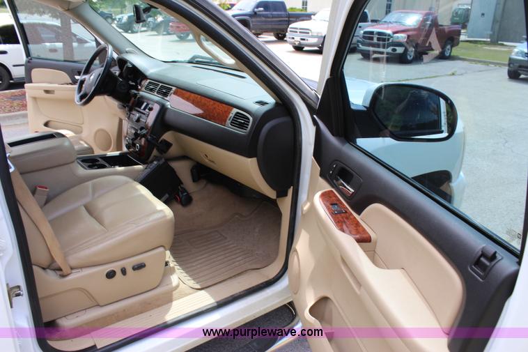 image for item I1699 2008 Chevrolet Silverado 1500 pickup truck