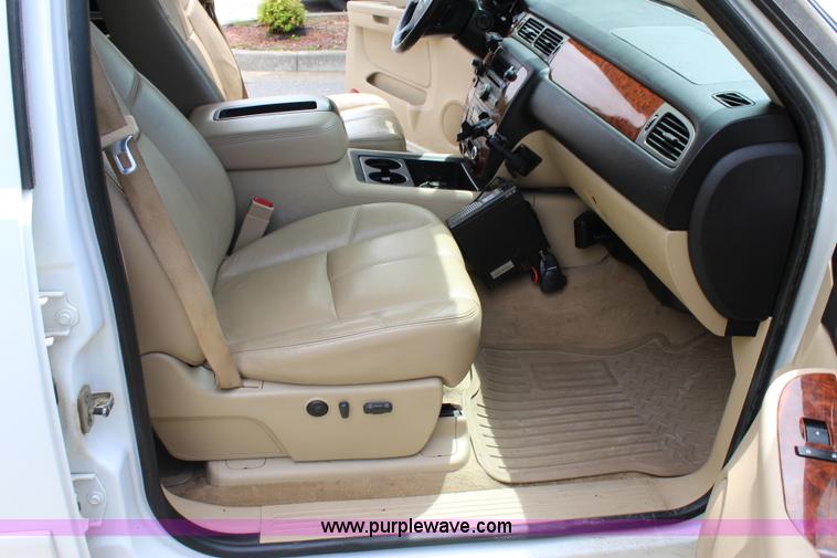 image for item I1699 2008 Chevrolet Silverado 1500 pickup truck