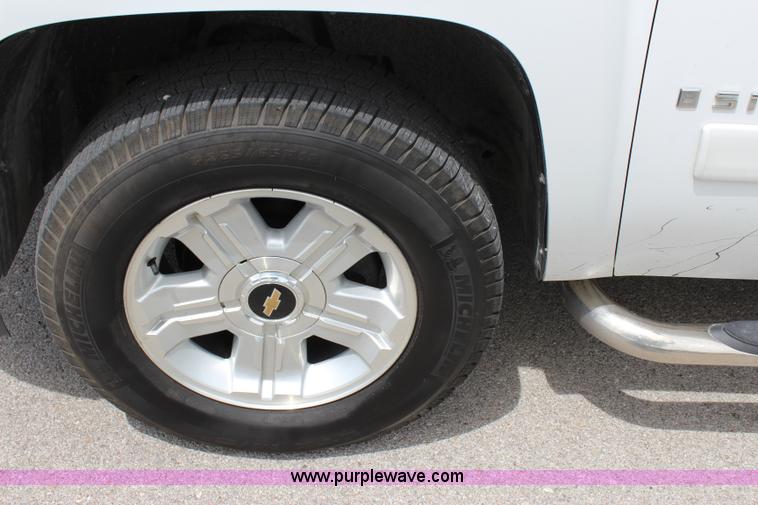 image for item I1699 2008 Chevrolet Silverado 1500 pickup truck