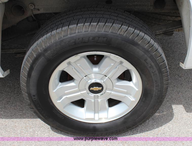 image for item I1699 2008 Chevrolet Silverado 1500 pickup truck