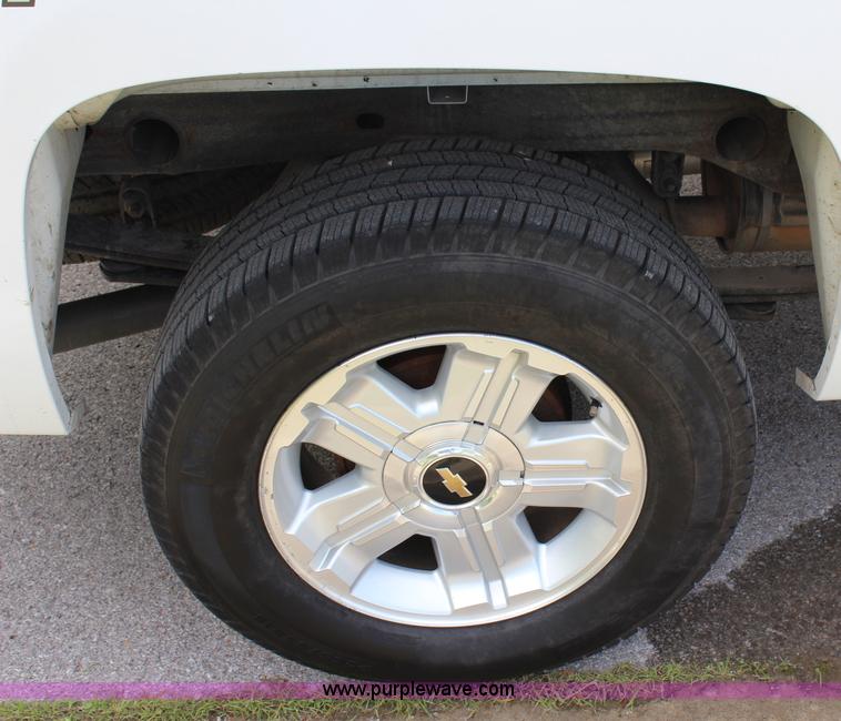 image for item I1699 2008 Chevrolet Silverado 1500 pickup truck