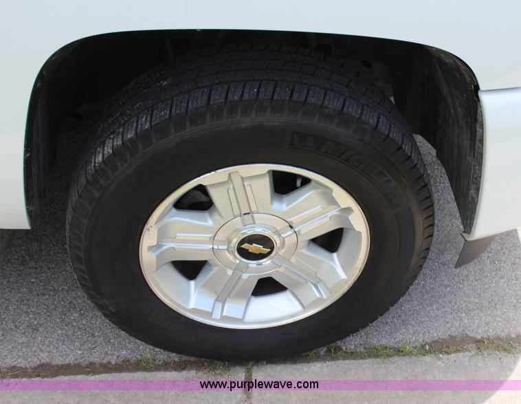 image for item I1699 2008 Chevrolet Silverado 1500 pickup truck