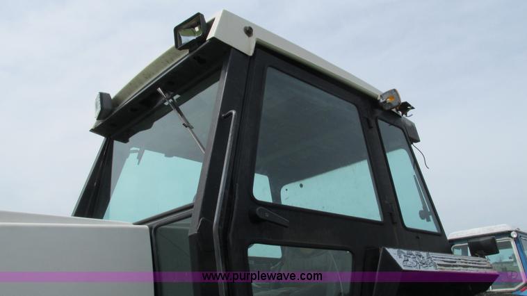 image for item I3001 1984 Case 2394 tractor