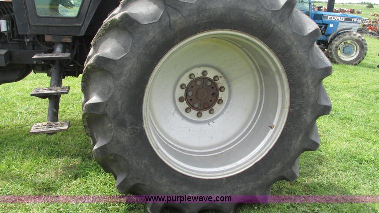 image for item I3001 1984 Case 2394 tractor