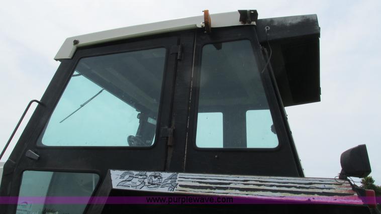 image for item I3001 1984 Case 2394 tractor