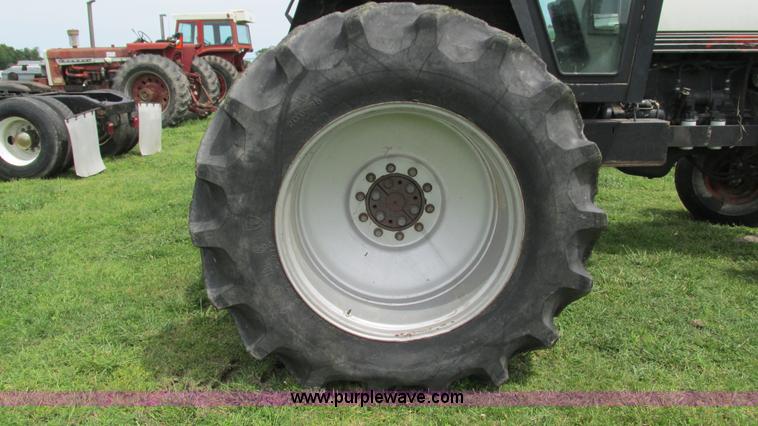 image for item I3001 1984 Case 2394 tractor