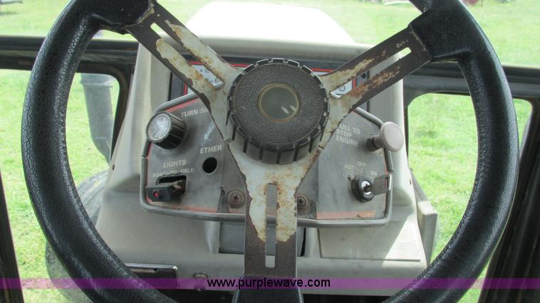 image for item I3001 1984 Case 2394 tractor